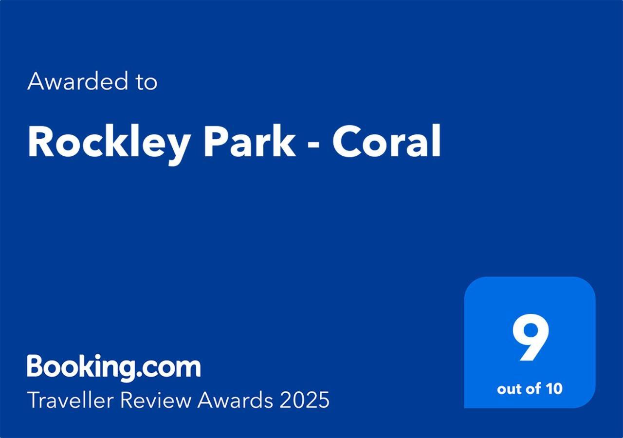 Rockley Park - Coral 호텔 풀 외부 사진