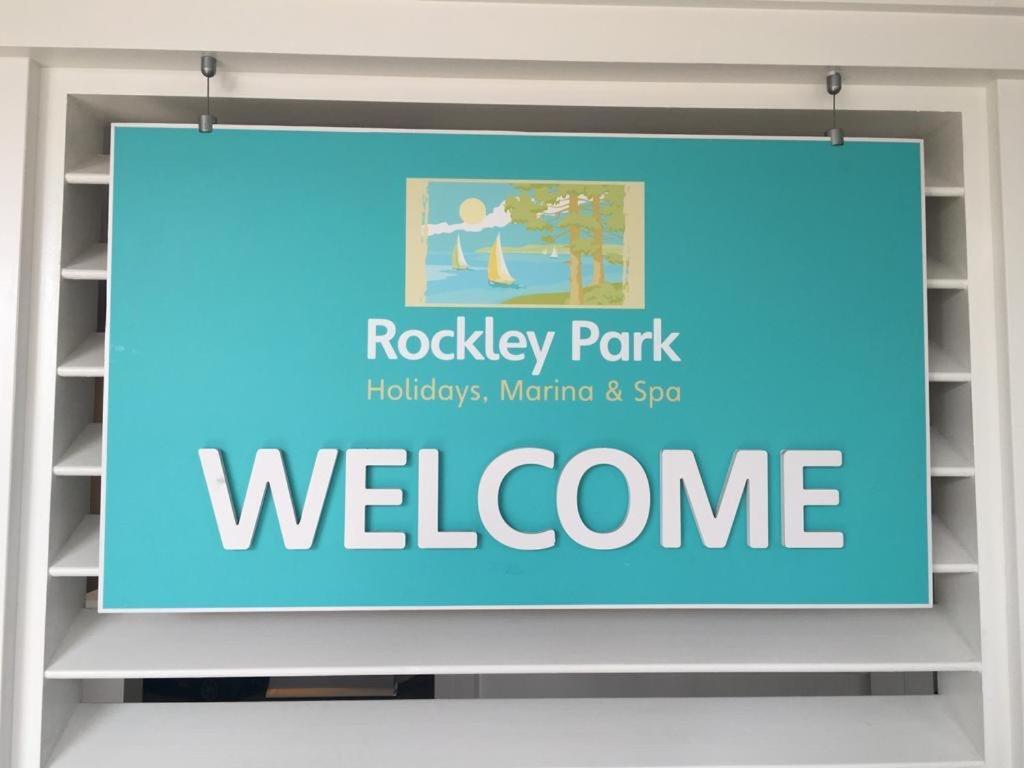 Rockley Park - Coral 호텔 풀 외부 사진